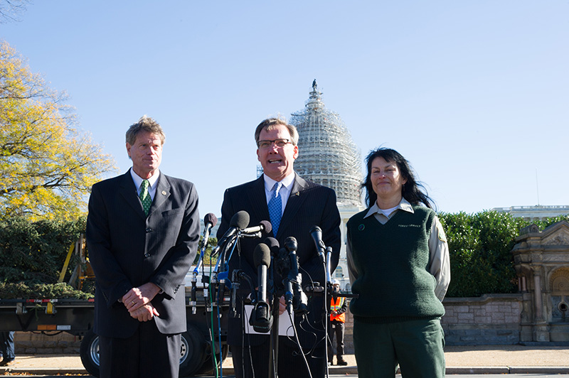 Architect of the Capitol Stephen Ayers accepts the tree.